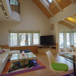 吹き抜けの明るいリビング！